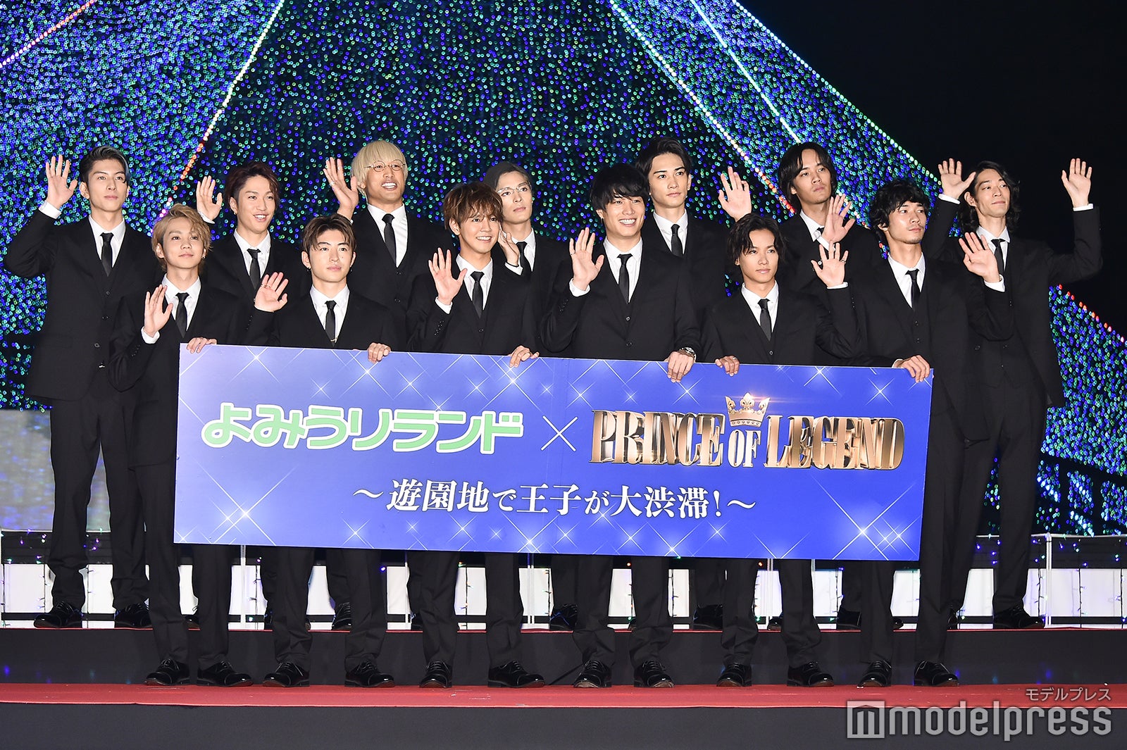 （前列左から）吉野北人、佐野玲於、片寄涼太、鈴木伸之、川村壱馬、清原翔（後列左から）長谷川慎、藤原樹、関口メンディー、塩野瑛久、町田啓太、遠藤史也、こだまたいち（C）モデルプレス