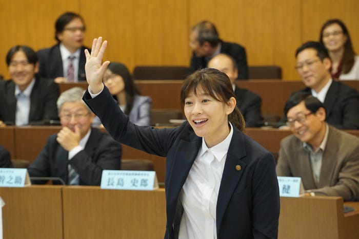 篠原涼子/「民衆の敵」最終話より(C)フジテレビ