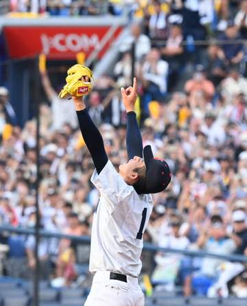 横浜が圧倒V 激戦区勝ち抜き4季連続の甲子園！織田翔希が最終回に最速157キロ連発で涙の1失点完投 マウンドで感極まる 打線も2桁得点で県内39連勝