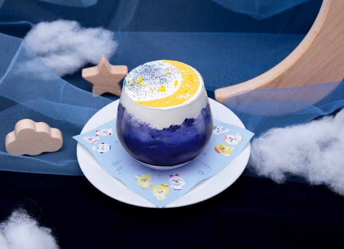 Blue Moon ドリンク税込1,045円（C）JYP