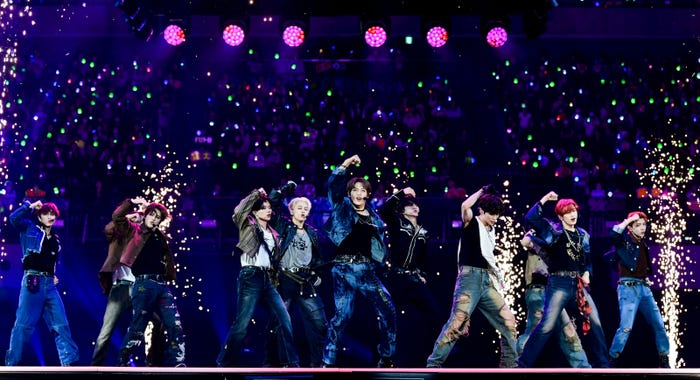 INI「SBS INKIGAYO LIVE in TOKYO」(C)SBS