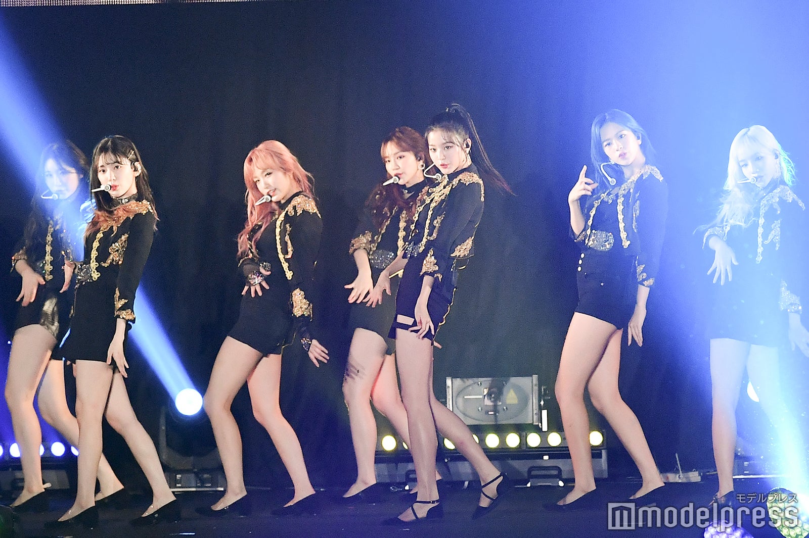 IZ*ONE （C）モデルプレス