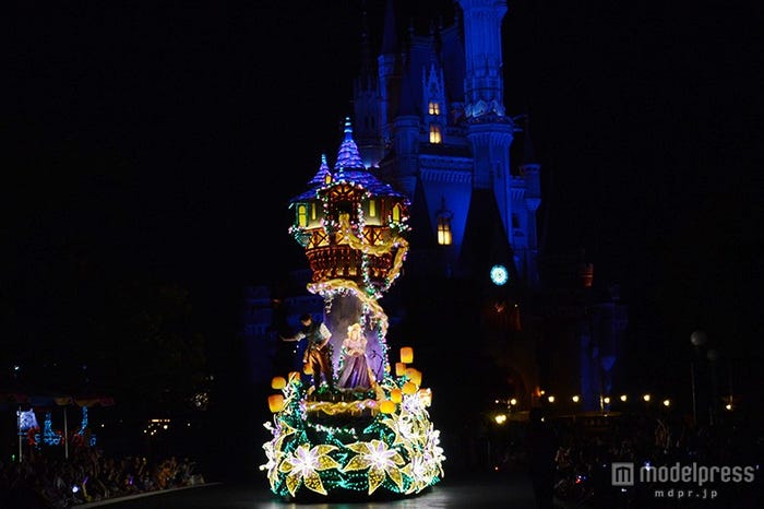 ラプンツェル初登場、リニューアルした「エレクトリカルパレード」初お披露目