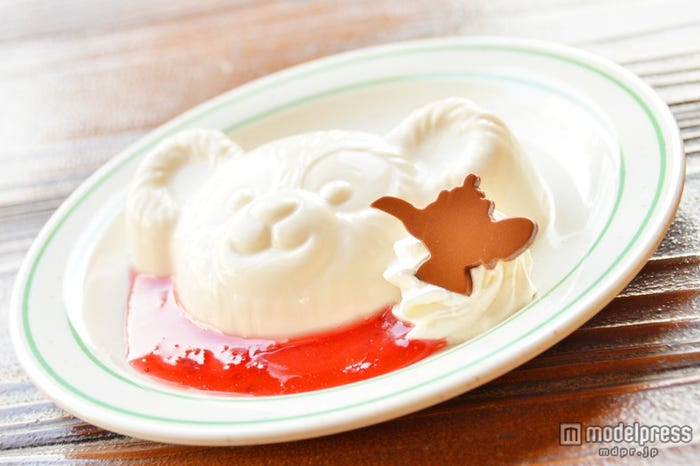 魔法のランプが添えられたメイプルプリン