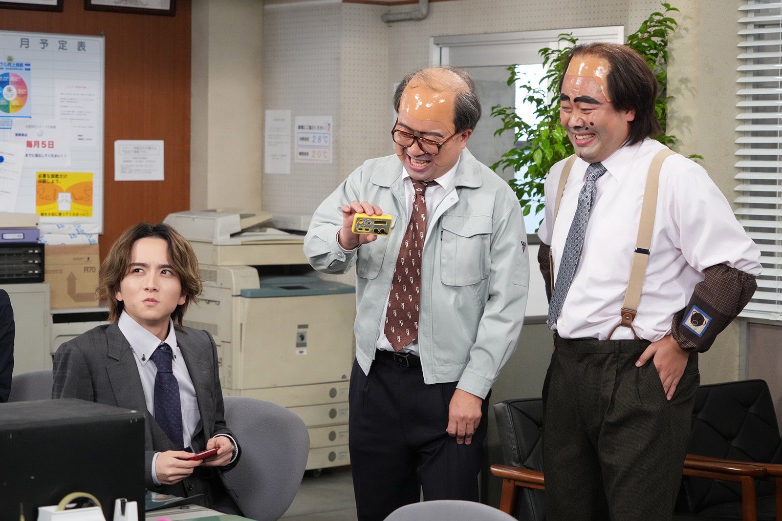 （左から）板垣李光人、松尾駿、岡部大 （C）フジテレビ
