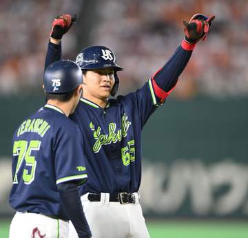 ヤクルトが連敗ストップ 初回に鈴木叶が先制の2点三塁打 先発・山野は7回5安打2失点で3勝目