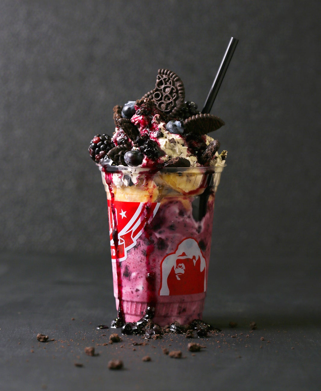 渋谷店限定「エンパイヤベリーサンデー」1,080円（税別）／画像提供：ベイクルーズ