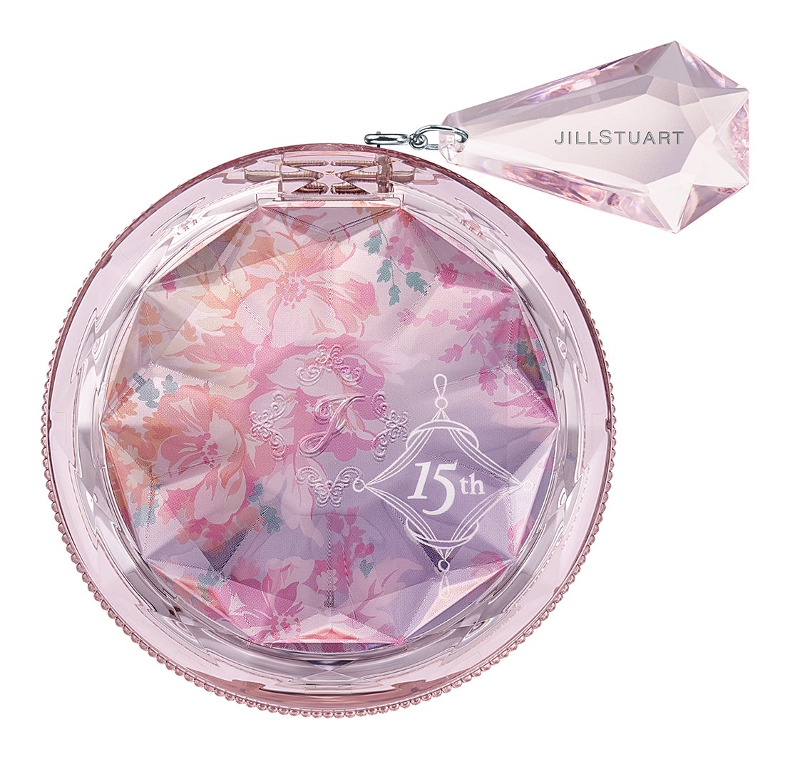 「ブルーム ミックスブラッシュ コンパクト 15th」パッケージ （C）JILL STUART Beauty