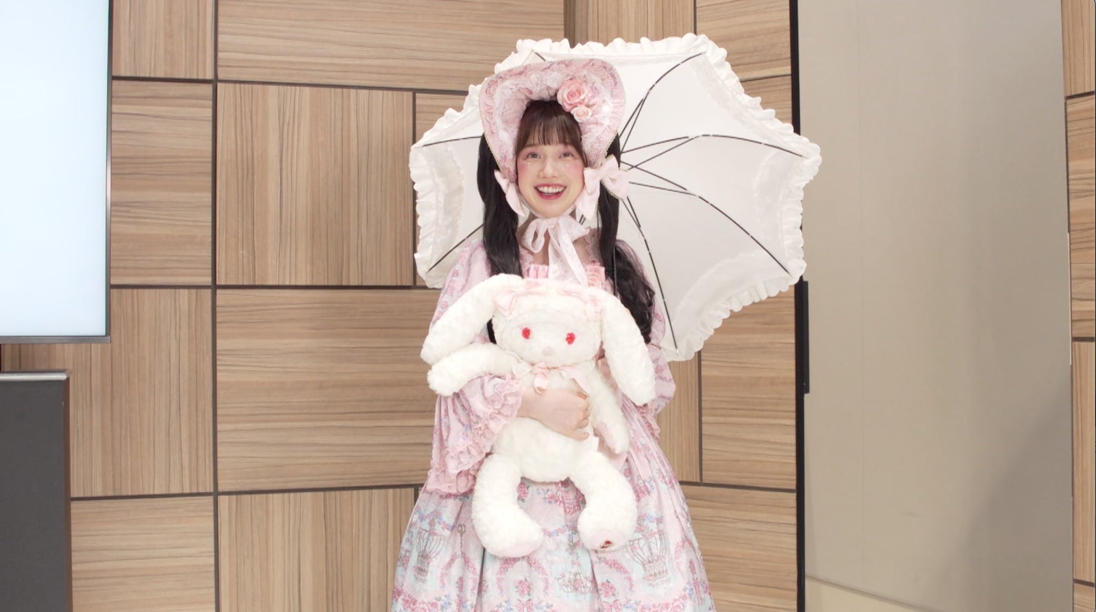 弘中綾香アナウンサー（C）AbemaTV