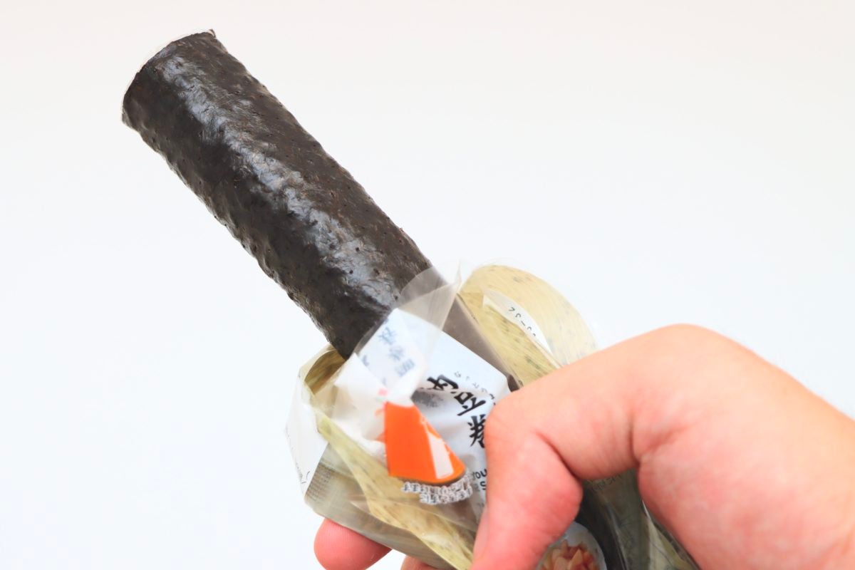 セブン 全く手が汚れない納豆巻き が話題 マジで神だ と大絶賛 モデルプレス