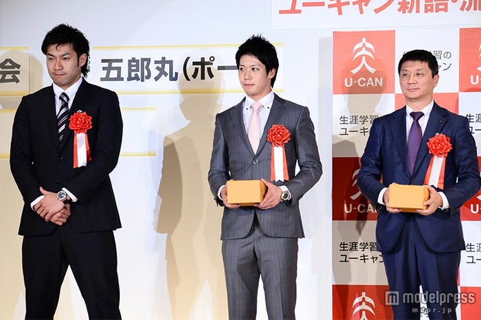 大賞を受賞した「トリプルスリー」柳田悠岐選手、山田哲人選手、「爆買い」羅恰文氏