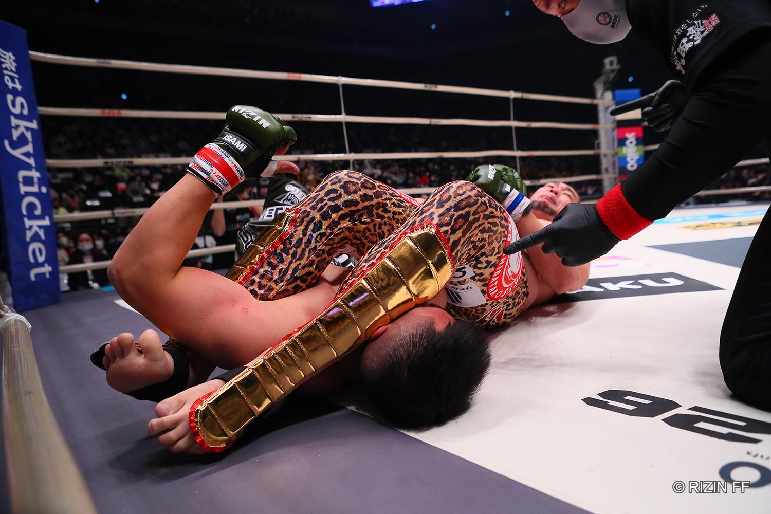 シバターVSHIROYA（C）RIZIN FF