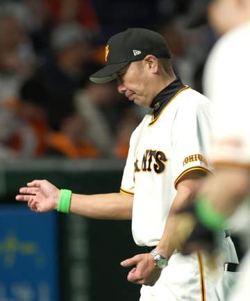 完敗の巨人・阿部監督「申し訳ない」と自ら切り出す 「スワローズの若い選手を見習ってほしい」自軍選手との違いを指摘