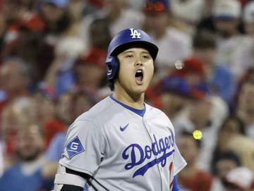 大谷翔平にヒヤリのシーン 右腕・アグノスのスイーパーが足元へ→絶叫しながら辛うじてよける 好機の第4打席は空振り三振