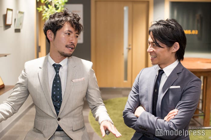 (左から)小柳津林太郎、久保裕丈 (C)モデルプレス