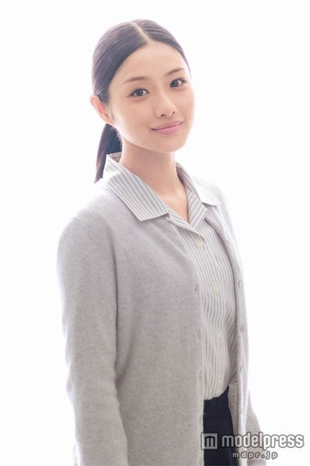 石原さとみ、「あの時の顔、そして手はいまだに忘れられません」