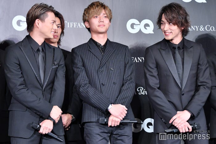 映画「honey」で共演の平野紫耀(左)と横浜流星(右)が再会 気を利かせて少し後ろに身を引く永瀬廉(中央)(C)モデルプレス