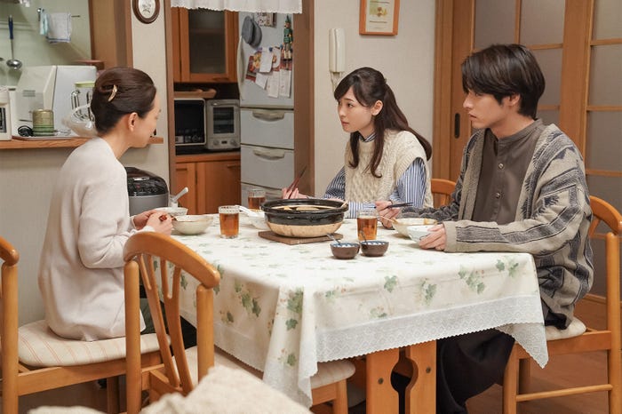 永作博美、福原遥、赤楚衛二/「舞いあがれ!」第98話(C)NHK