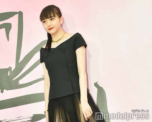 松井愛莉、大胆SEXYドレスで美脚披露 圧巻スタイルに報道陣もため息