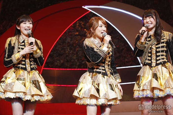 渡辺麻友、高橋みなみ、横山由依(C)AKS