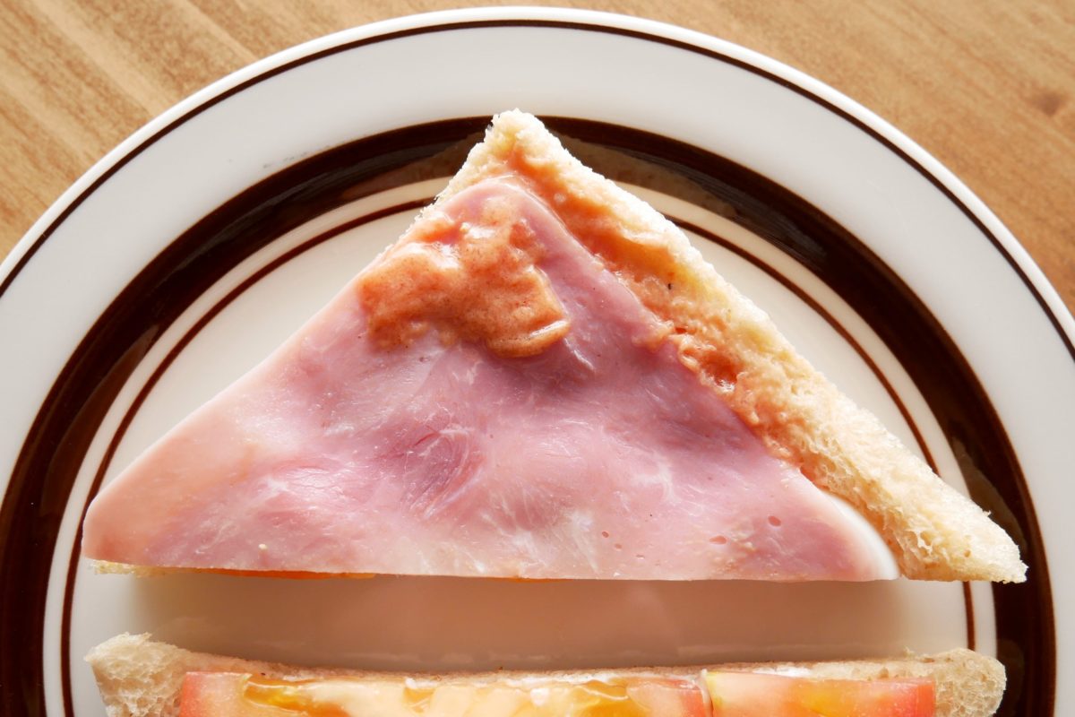 たっぷりトマトと野菜のサンド