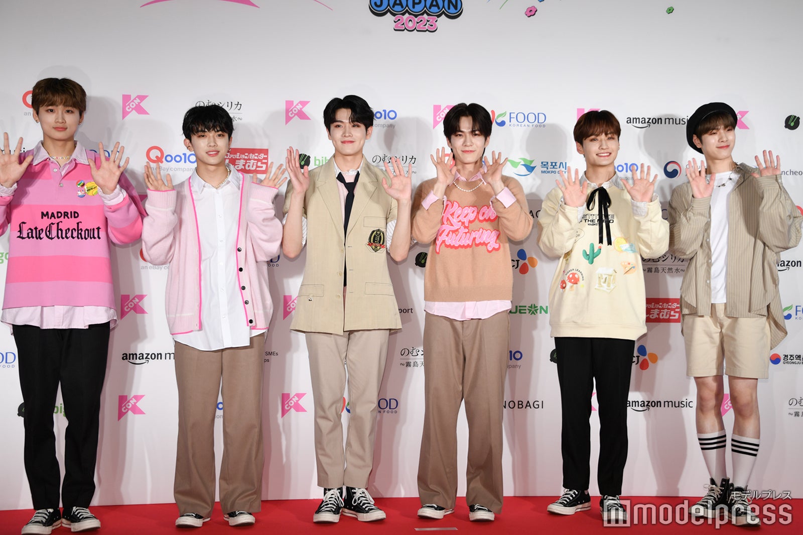 DXTEEN（左から）田中笑太郎、平本健、大久保波留、谷口太一、寺尾香信、福田歩汰（C）モデルプレス