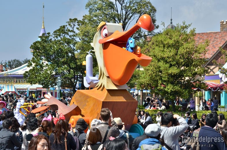 東京ディズニーリゾート30周年パレードがスタート／「ハピネス・イズ・ヒア」パレード公開