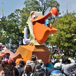 東京ディズニーリゾート30周年パレードがスタート/「ハピネス・イズ・ヒア」パレード公開