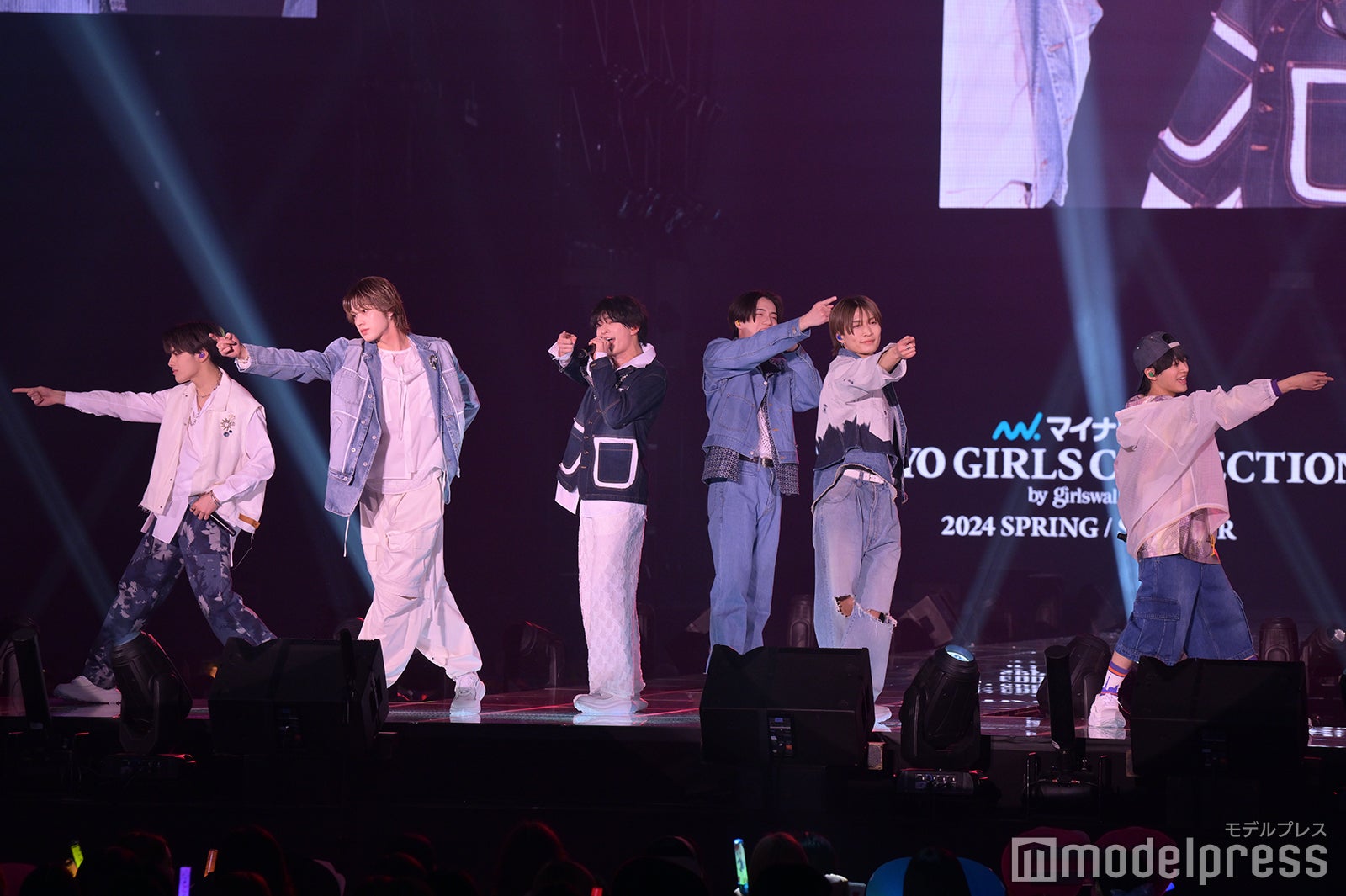 観客の歓声をさらっていた美 少年（左から）金指一世、佐藤龍我、浮所飛貴、岩崎大昇、那須雄登、藤井直樹（C）モデルプレス