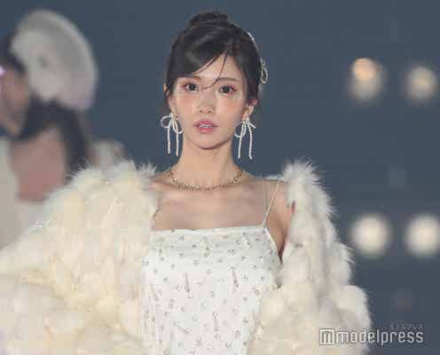 “キャバ嬢から社長に転身”ひめか、美デコルテ披露 シルバーラメきらめく【関西コレクション 2024 A/W】