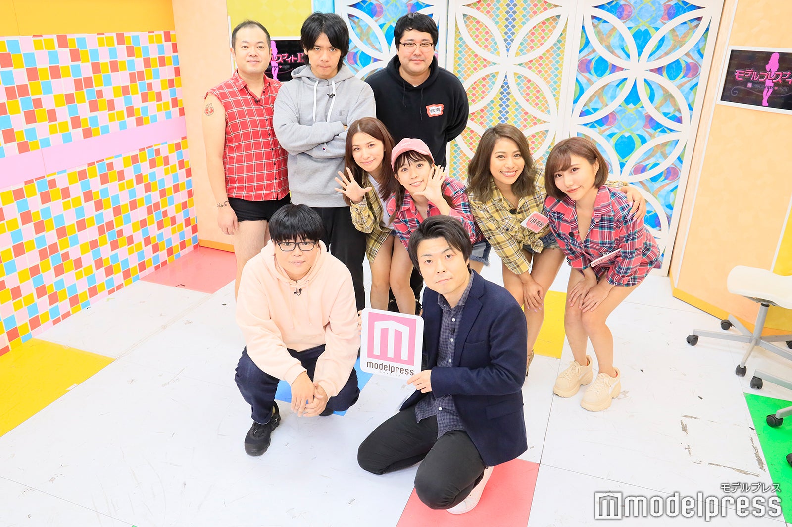 （前列）ライス（後列左から）ハロー植田、マヂカルラブリー、戸田れい、三田寺理紗、八鍬有紗、壮絶のリカ （C）モデルプレス