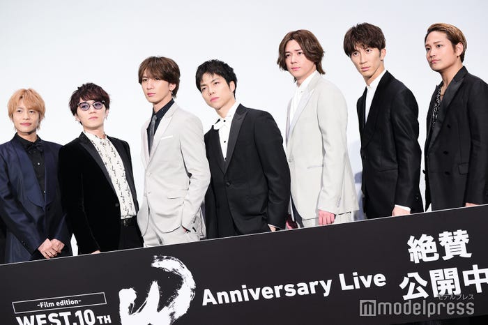 WEST.(左から)中間淳太、神山智洋、藤井流星、重岡大毅、小瀧望、濵田崇裕、桐山照史(C)モデルプレス