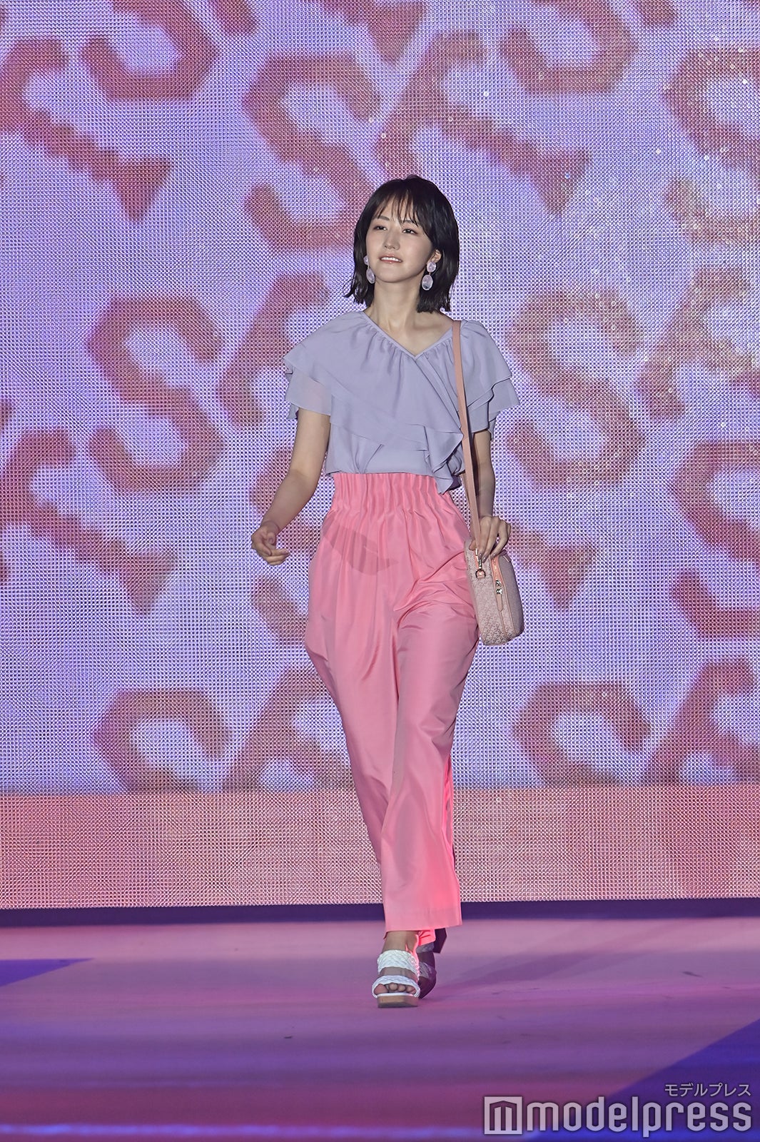 （C）モデルプレス