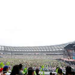 「大島優子卒業コンサート in 味の素スタジアム ～6月8日の降水確率56％（5月16日現在）、てるてる坊主は本当に効果があるのか？～」（C）AKS