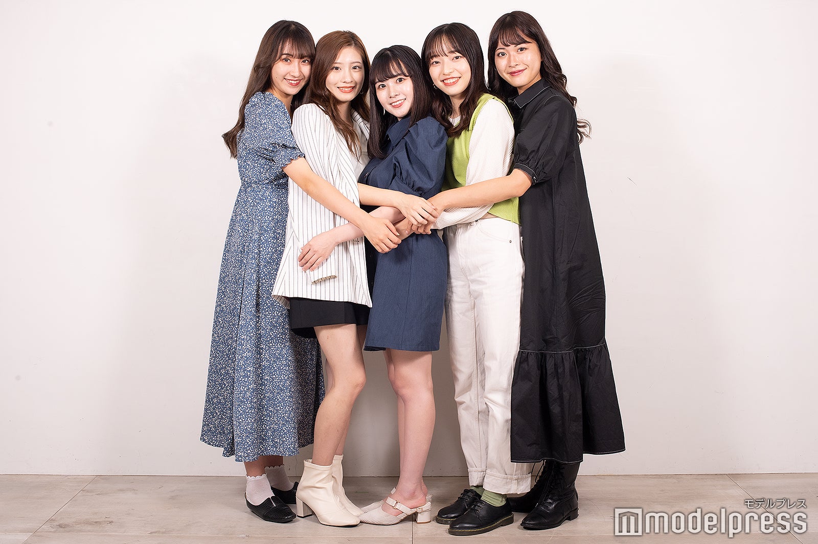 武井ののこさん、小野菜々美さん、中泉里菜さん、越智莉紗子さん、高橋真優さん ／「ミス明治学院」ファイナリスト（C）モデルプレス