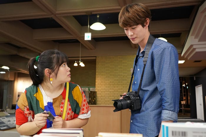 富田望生・宮沢氷魚/「偽装不倫」第5話より(C)日本テレビ