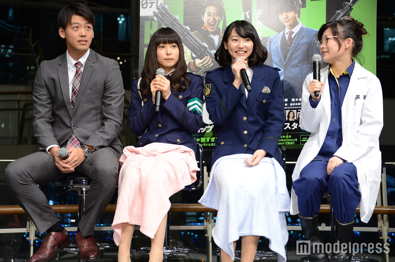 （左から）桜井日奈子、竹内涼真、伊藤沙莉、武田玲奈（C）モデルプレス