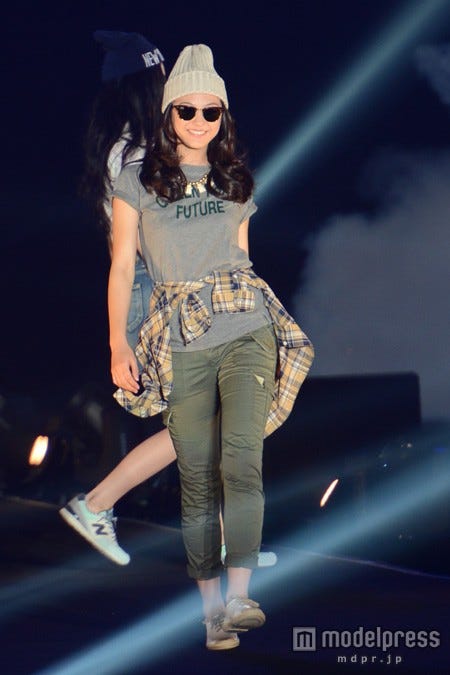 サーフカジュアルできめた池沢美緒