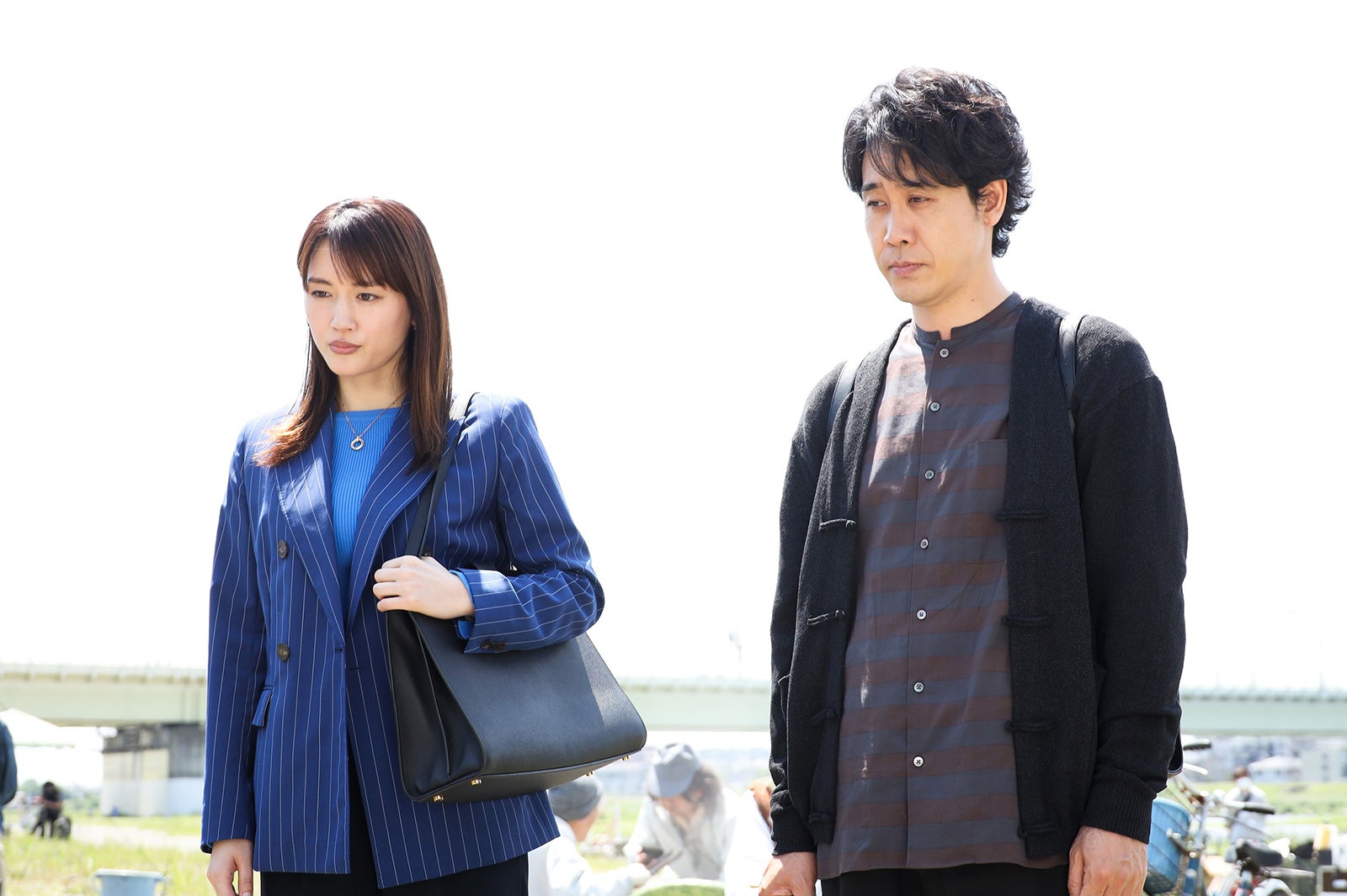 綾瀬はるか、大泉洋／「元彼の遺言状」第8話より（C）フジテレビ