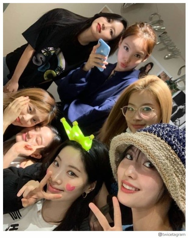 TWICE、ダヒョン23歳バースデーを祝福 集合ショット公開