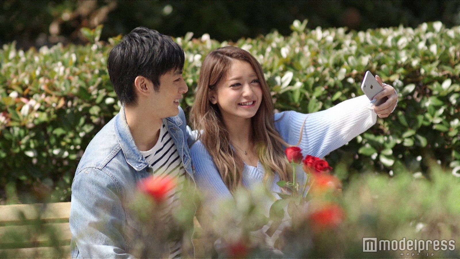 「オトナへノベル」のドラマで主演をつとめるみちょぱ（右）（C）NHK