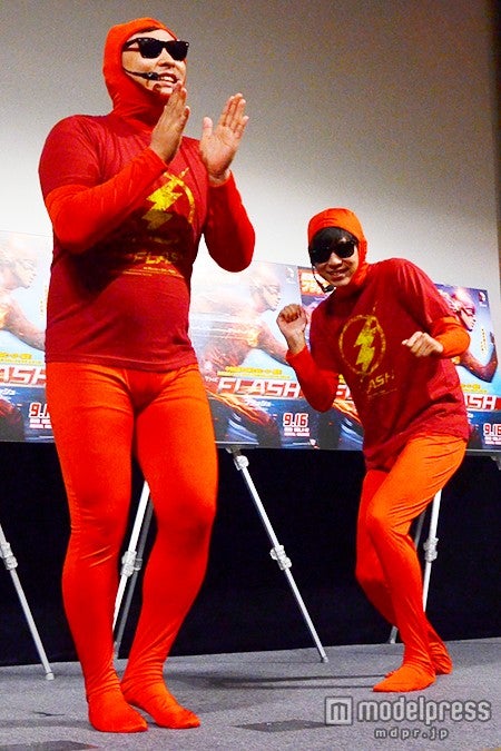 8.6秒バズーカー（左から）はまやねん、田中シングル