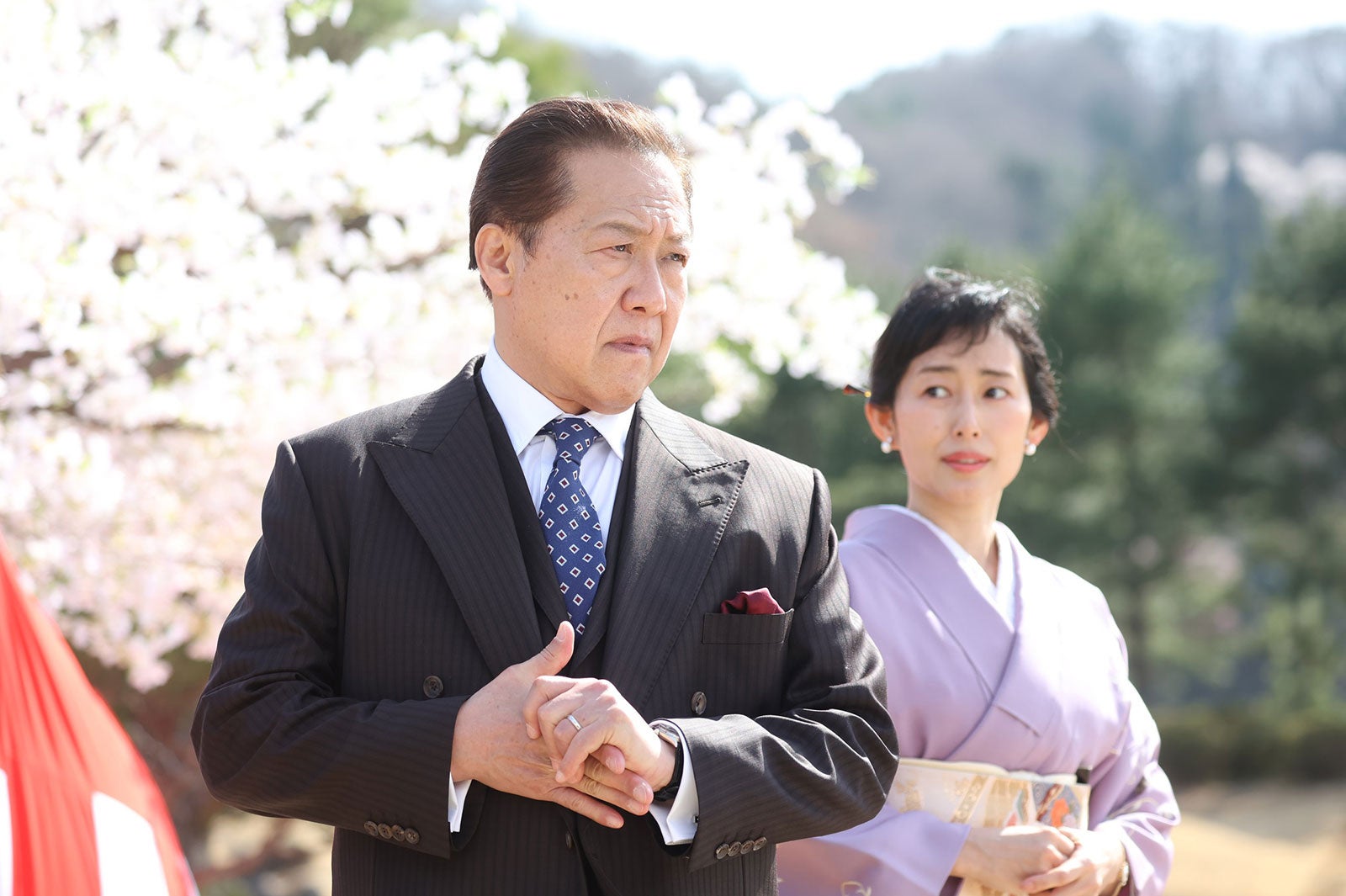 石橋凌、木村多江／「やんごとなき一族」第1話より（C）フジテレビ