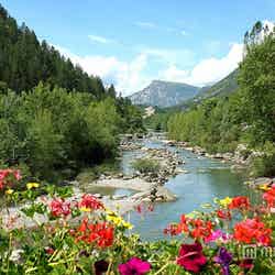 フランス・ヴェルドン川/photo by archer10 (Dennis) REPOSTING【モデルプレス】