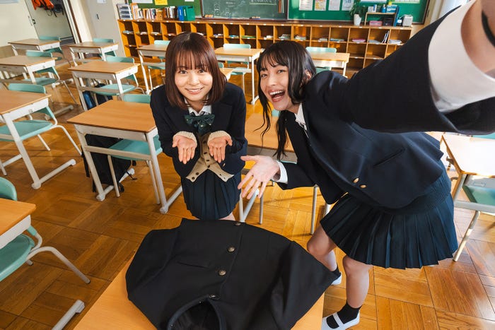 莉子、茅島みずき(C)地球のお魚ぽんちゃん・実業之日本社/中京テレビ