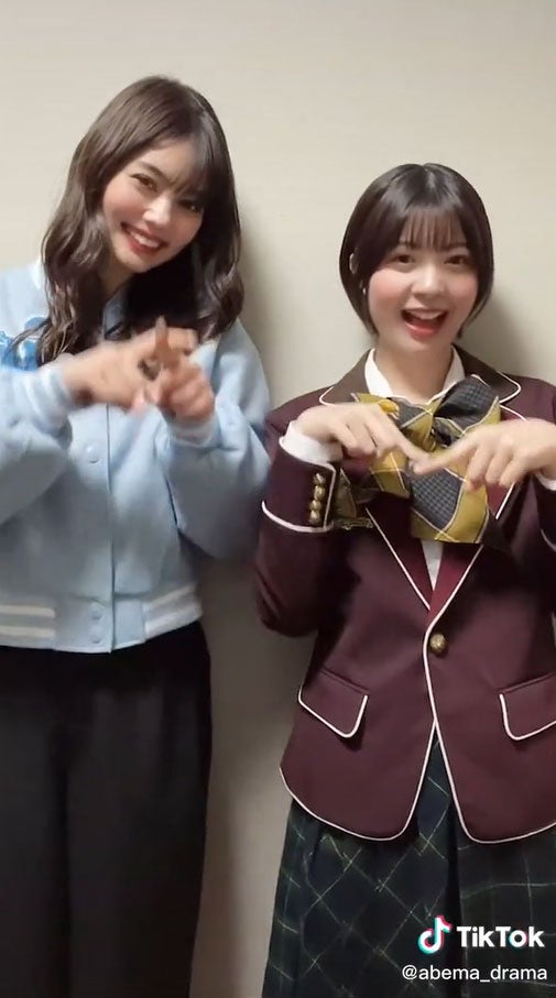 「彼オオカミ」星乃夢奈＆現役理科大生モデル・村上愛花「＃ブラシンダンス」が話題「制服似合ってて可愛い」「楽しみ」