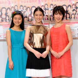 「第13回全日本国民的美少女コンテスト」概要説明会記者会見に出席した(写真左から)忽那汐里、武井咲、剛力彩芽