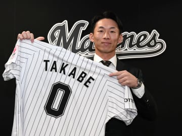 ロッテ 高部が荻野の背番号「0」を継承「あの人の背中をずっと追いかけてきた」1700万円増の5000万円で契約更改