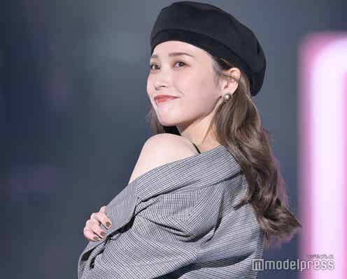 那須ほほみ、美肩チラ見せ キュートなベレー帽姿披露<TGC 2022 A/W>