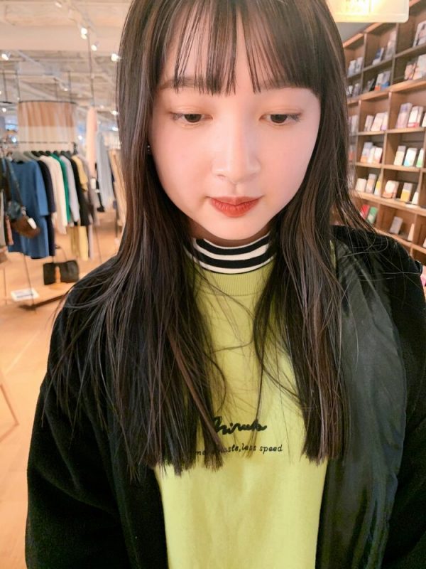 前髪ぱっつん シースルーで抜け感を演出 韓国風トレンドの作り方をご紹介 モデルプレス 前髪ぱっつん シースルーで抜け感を演出 韓国風トレンドの作り方をご紹介 モデルプレス
